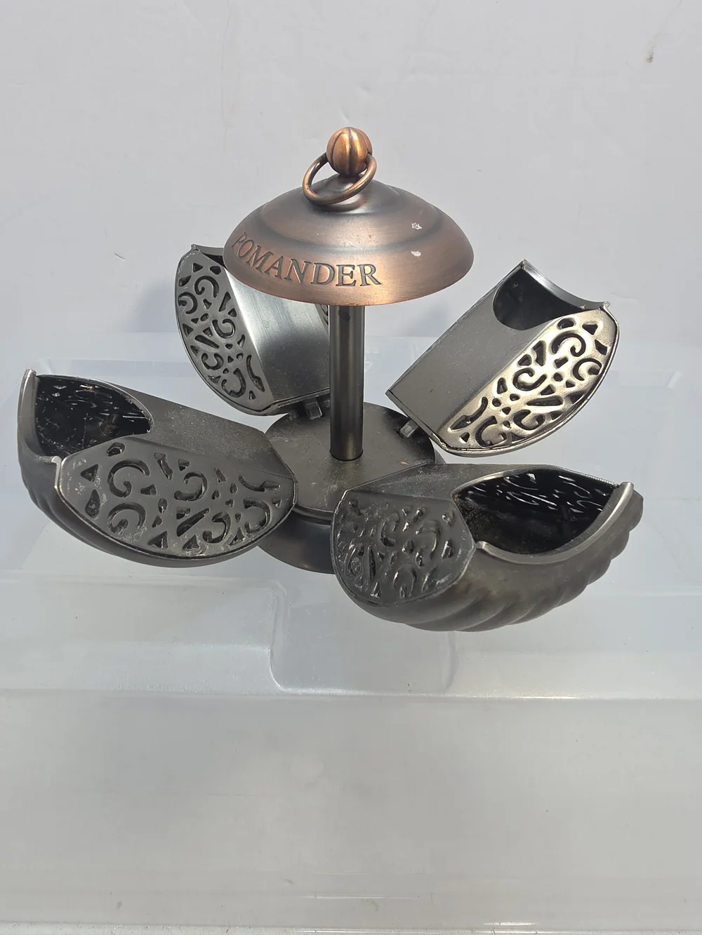 L'Occitane Pomander Metal Potpourri Holder French Fragrance Diffuser Ball (A4)